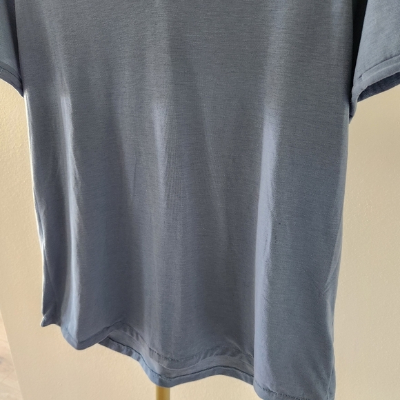 KUHL V Neck Short Sleeve Tee Womens Size XL Blue - Picture 3 of 7